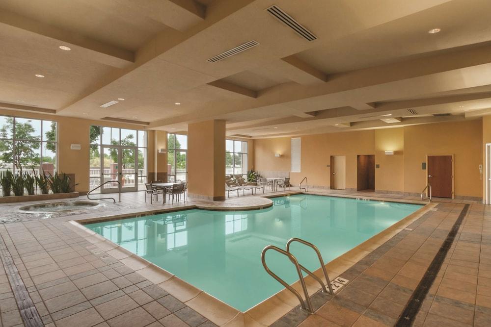 Embassy Suites By Hilton Portland Airport Экстерьер фото